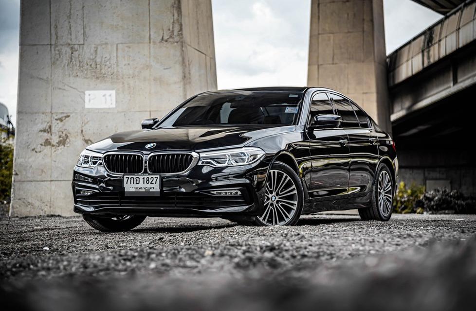 🔥จากรถใหม่ 3.4 ล้าน วันนี้เหลือ 799,000 บาท! ได้ BMW G30 ดีเซล 190 แรงม้า ทั้งหรู ทั้งแรง และประหยัดBMW 520d Sport 2.0 G30 AT 2018 ราคา 799,000 บาท