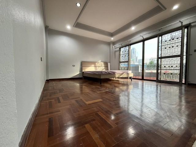 PB5998 ให้เช่าโฮมออฟฟิศ ตึกStand alone 4 ชั้น  เนื้อที่ใช้สอย 1100 ตรม. ทำเลซอยรัชดาภิเษก3 ใกล้ MRT พระราม 9 ใกล้ MRTศูนย์วัฒนธรรมแห่งประเทศไทย 8