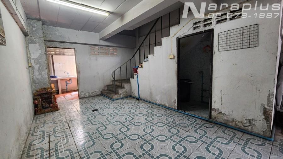 Listing No. 68040448 : ขายอาคารพาณิชย์ 3.5 ชั้น บนที่ดินขนาด 16 ตารางวา พื้นที่ใช้สอย 250 ตารางเมตร ถนนรามอินทรา 8 แยก 20 บางเขน กรุงเทพ 4