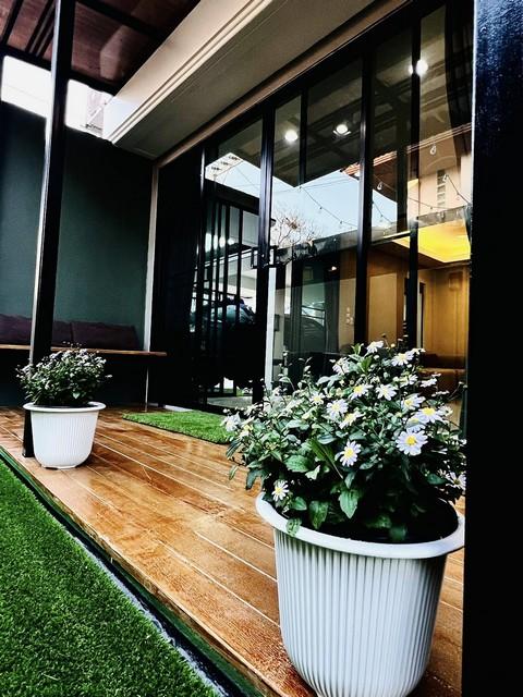 ขาย ให้เช่า บ้านเดี่ยว 2 ชั้น หมู่บ้านมณียา สไตล์รีสอร์ท อยู่เลียบทางด่วนรามอินทรา อยู่บนถนนประดิษฐ์มนูธรรม ฝั่งตรงข้ามเยอรมันตะวันแดง 12