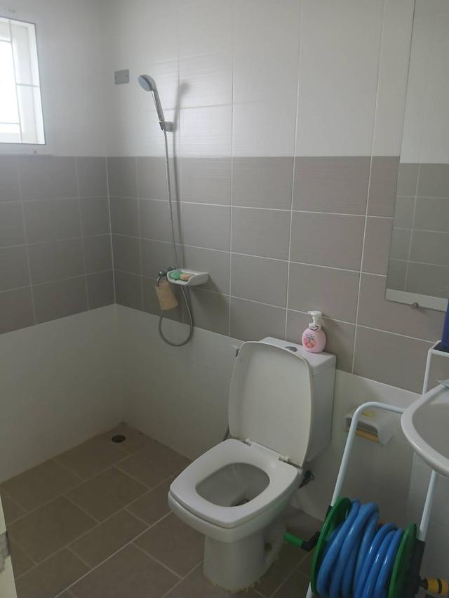 ให้เช่าบ้านเดี่ยว 2 ชั้น : 56 ตรว.  3 ห้องนอน 3 ห้องน้ำ ถนนบ้านกล้วย-ไทรน้อย บางบัวทอง นนทบุรี ตรงข้ามสนามเด็กเล่น ฟิตเนต สวนสาธารณะหมู่บ้าน 17