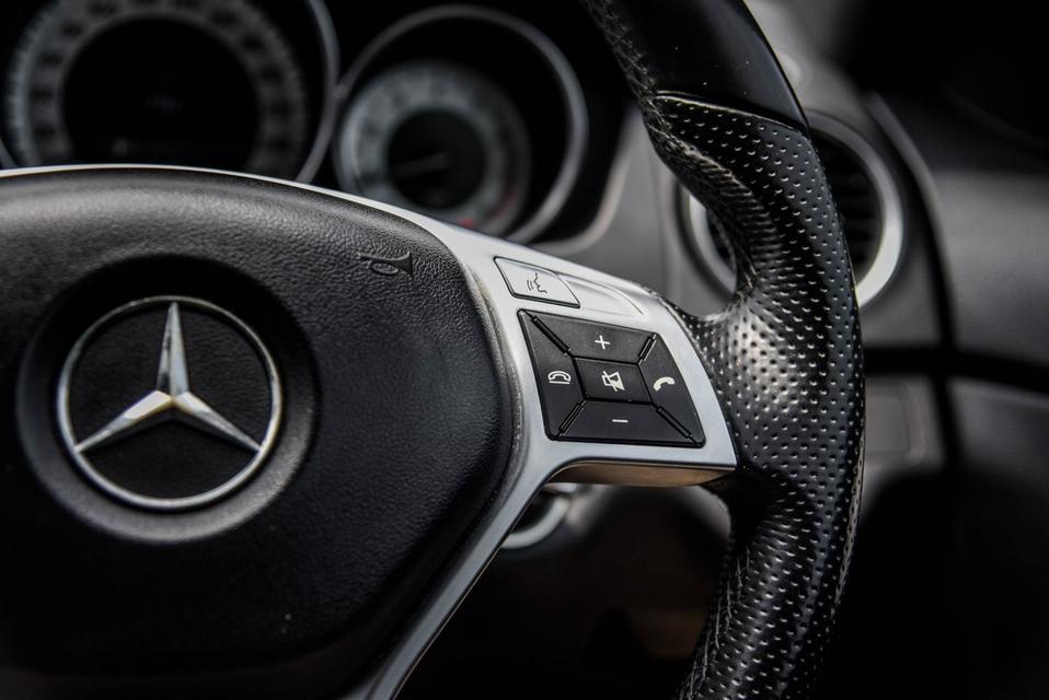 Mercedes-Benz C180 1.6 AMG Coupe AT 2014 auto รถสวย พร้อมใช้