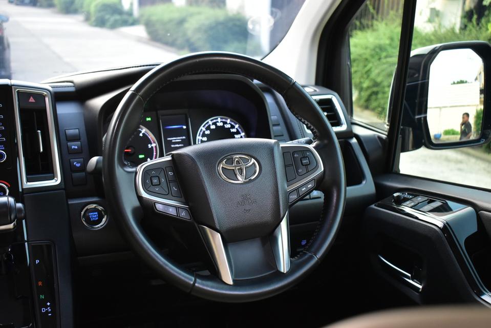 TOYOTA MAJESTY 2.8 Standard 6AT  ปี2020 สีดำ ออโต้ ดีเซล ไมล์ 7x,xxx km 12