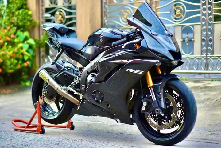 Yamaha R6สีดำ