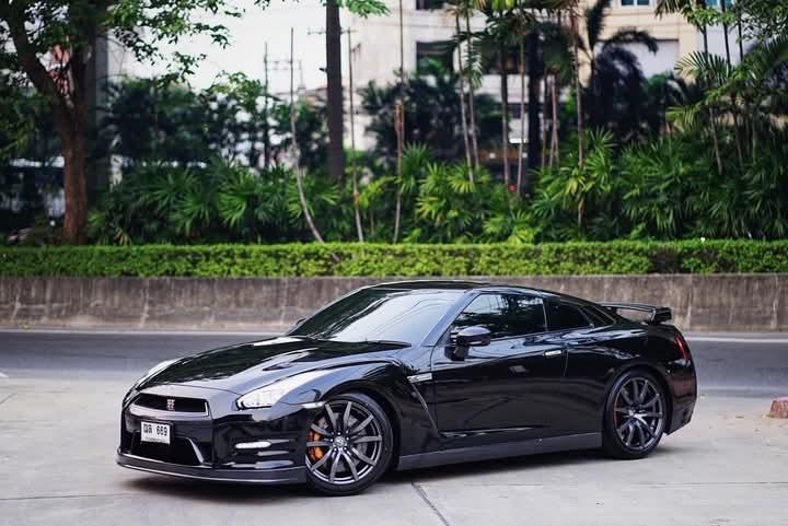 Nissan GT-R ปี 2012