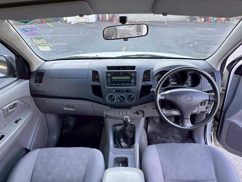 TOYOTA HILUX VIGO 2.7 VVT-i Open Cab เกียร์ M/T สีขาว ปี 2011 9