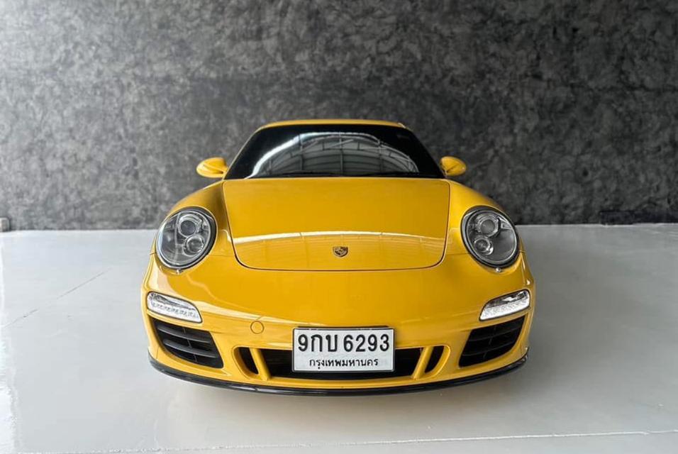 Porsche 997 Carrera สีเหลือง