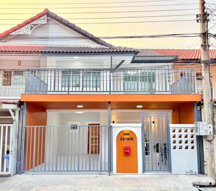 หมู่บ้านพฤกษา3 ถนนวัดลาดปลาดุก บางบัวทองทาวน์เฮาส์ 2 ชั้น ตกแต่งใหม่พร้อมอยู่ มีระเบียงด้านหน้า 1