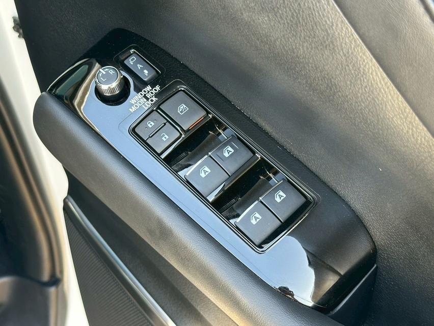 Toyota Alphard 2.5 SC Package รูปที่ 10