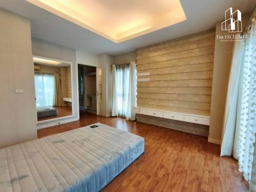 ขายบ้านเดี่ยว บุราสิริ วัชรพล | แสนสิริ บ้าน 2 ชั้น ถนนเมน หน้าบ้านไม่ชนใคร เป็นส่วนตัวสูง 18