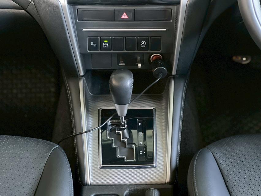 2019 MITSUBISHI TRITON 18-23, 2.4 GTโฉม PLUS DOUBLE CAB ตัวท็อปสุดสีเทา เกียร์ออโต้ เครื่องยนต์ดีเซล มือเดียวป้ายแดงซื้อสด รูปที่ 12