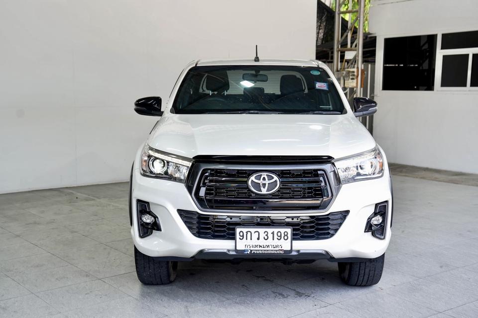 TOYOTA HILUX REVO Double Cab 2.4 ROCCO 2WD AT ปี 2020 สีขาว