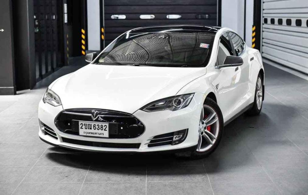 Tesla Model S ปี 2015 รถสีขาว มือ 2