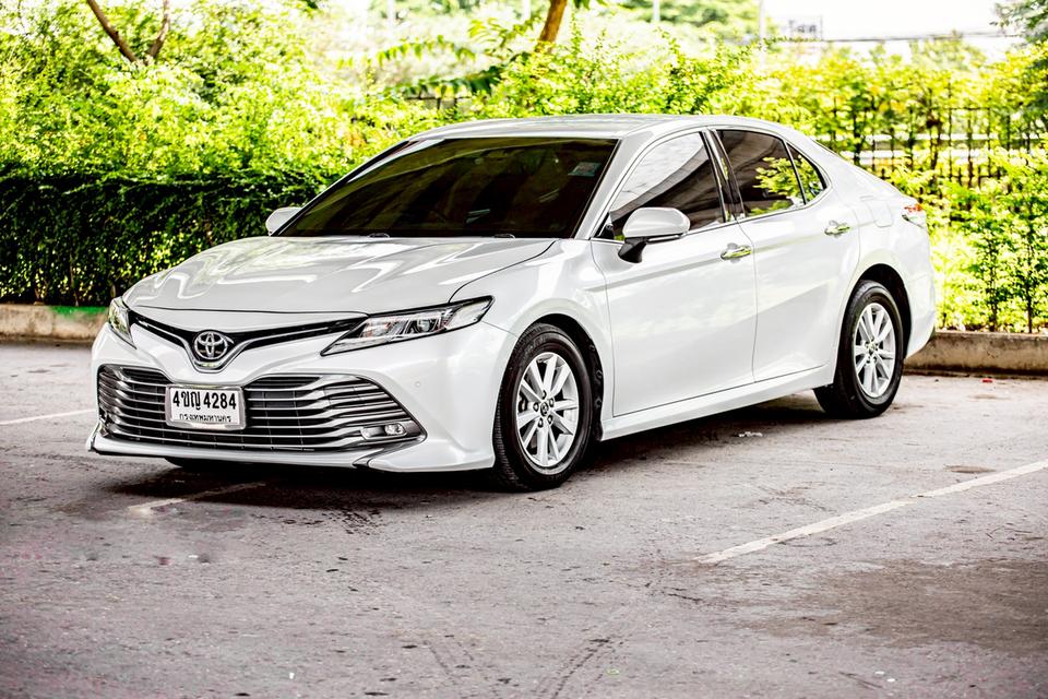 Toyota Camry 2.0G ปี 2019 สีขาว