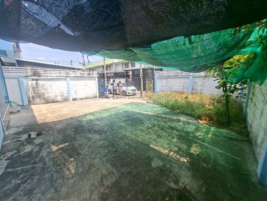 ขายบ้านทาวน์เฮ้าส์ 2 ชั้น หลังมุม หมู่บ้านเอื้ออาทร คลอง2 4