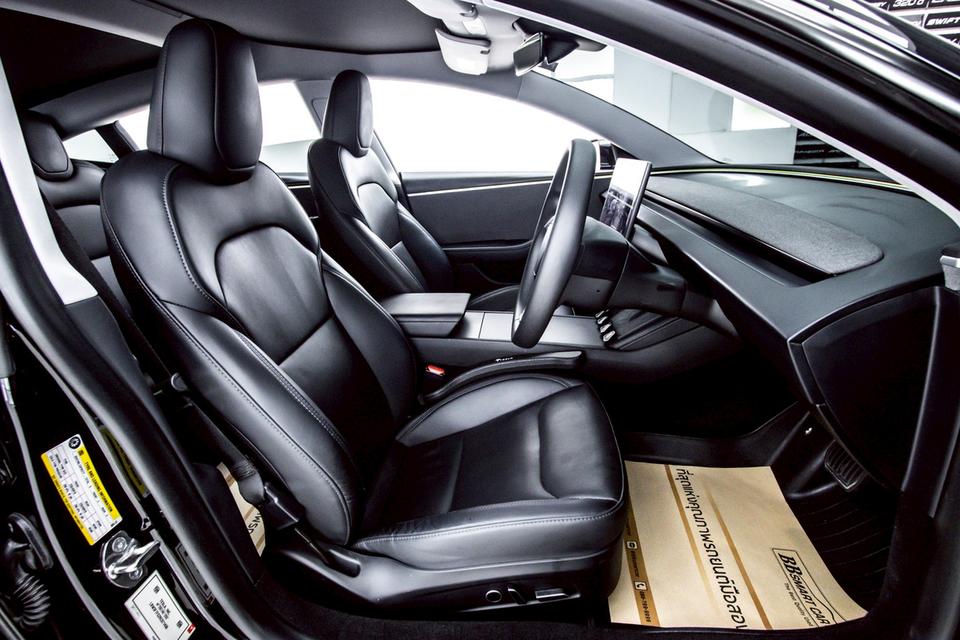 TESLA MODEL 3 REAR-WHEEL DRIVE  2024  11