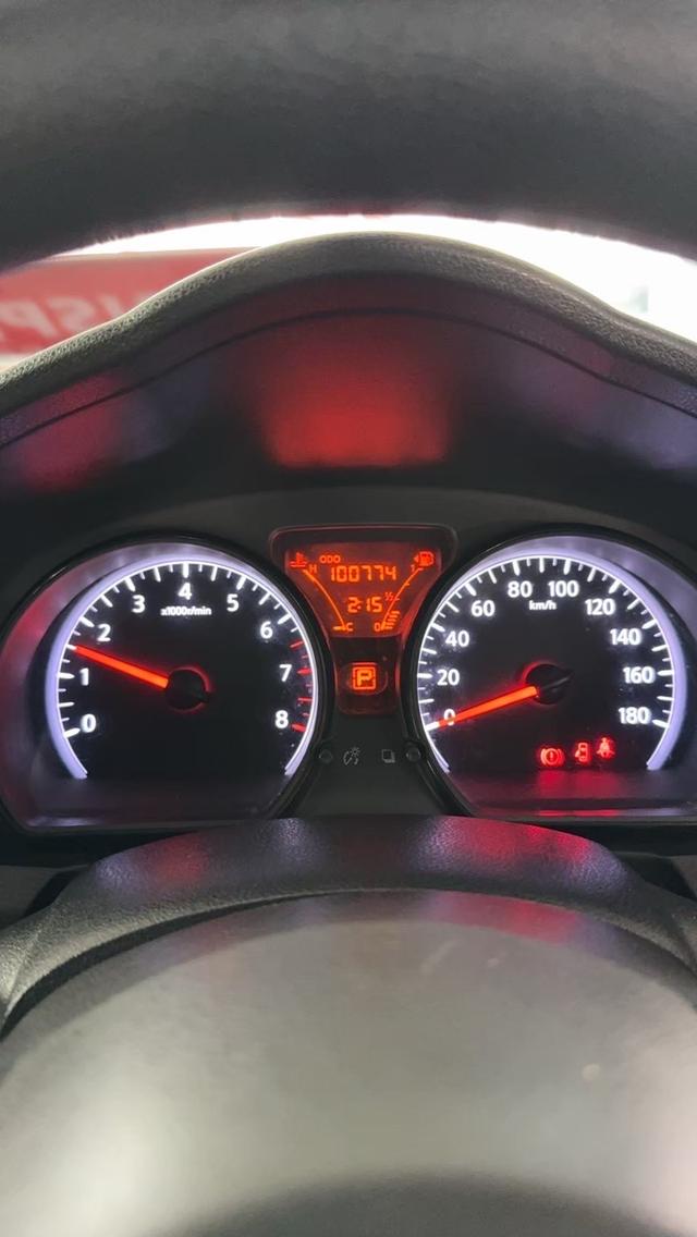 Nissan Note 1.2V ปี 2017 AT สีแดง รูปที่ 15