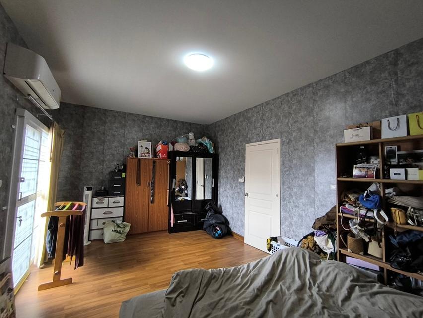 แกรนด์วิลล์  ถนนปทุมสายใน ต.บ้านฉาง อ.เมือง ปทุมธานี 13