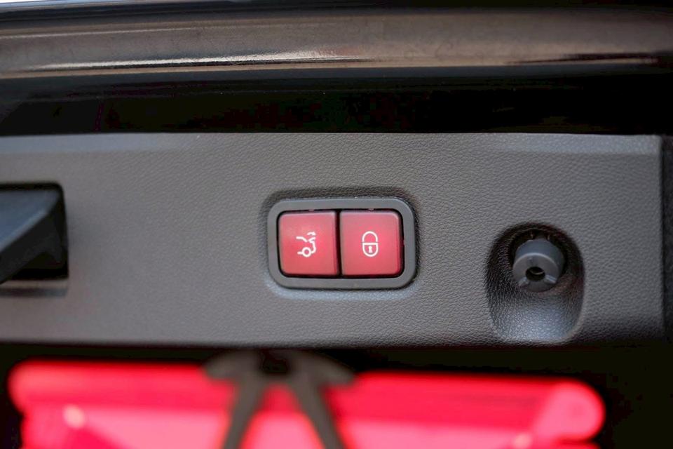 Mercedes-Benz CLS 250d Coupe AMG Premium (W218 Facelift) รูปที่ 17