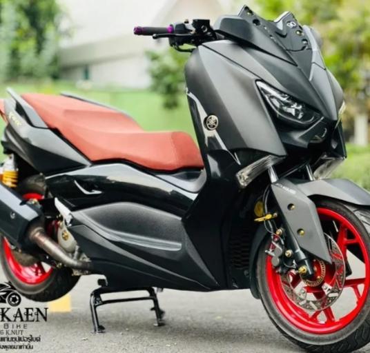 Yamaha Xmax สีแดงดำๆๆ