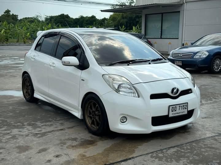 Toyota Yaris ปี 2010 3