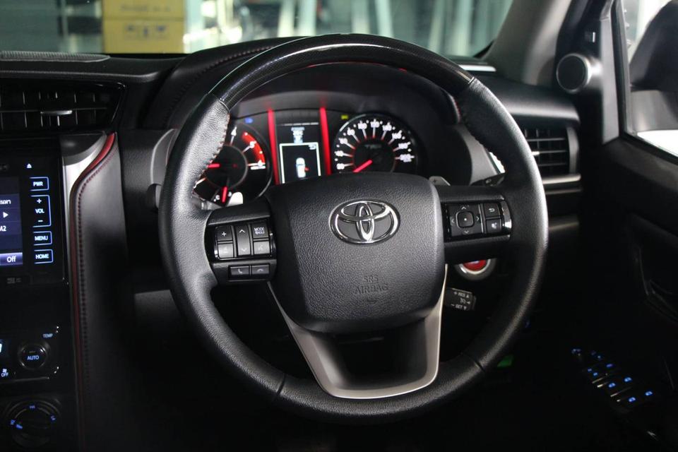 Toyota Fortuner 2.8TRD 4WD