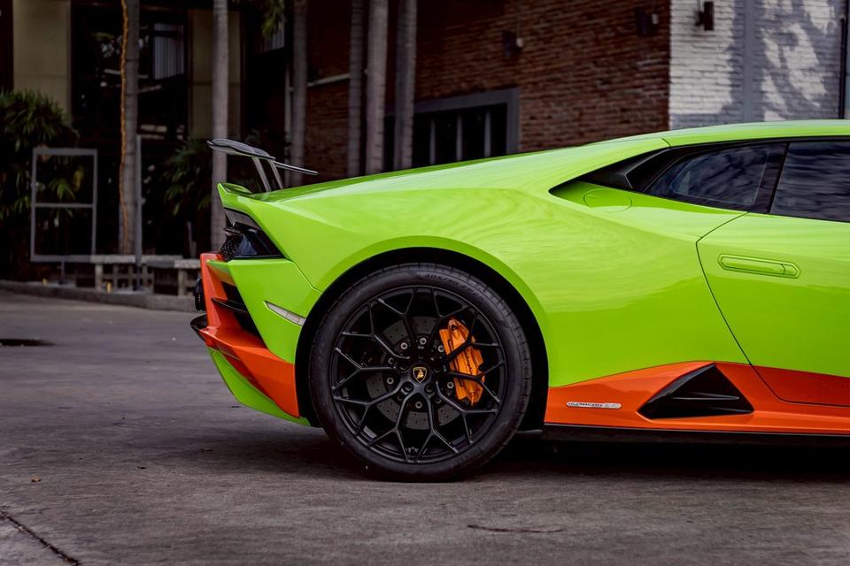 Lamborghini Huracán EVO AWD MY2021📆 ปีผลิต 2020 | 📍ราคาเพียง 19,900,000 บาทRenazzo Warranty ถึงวันที่ 01/02/2026