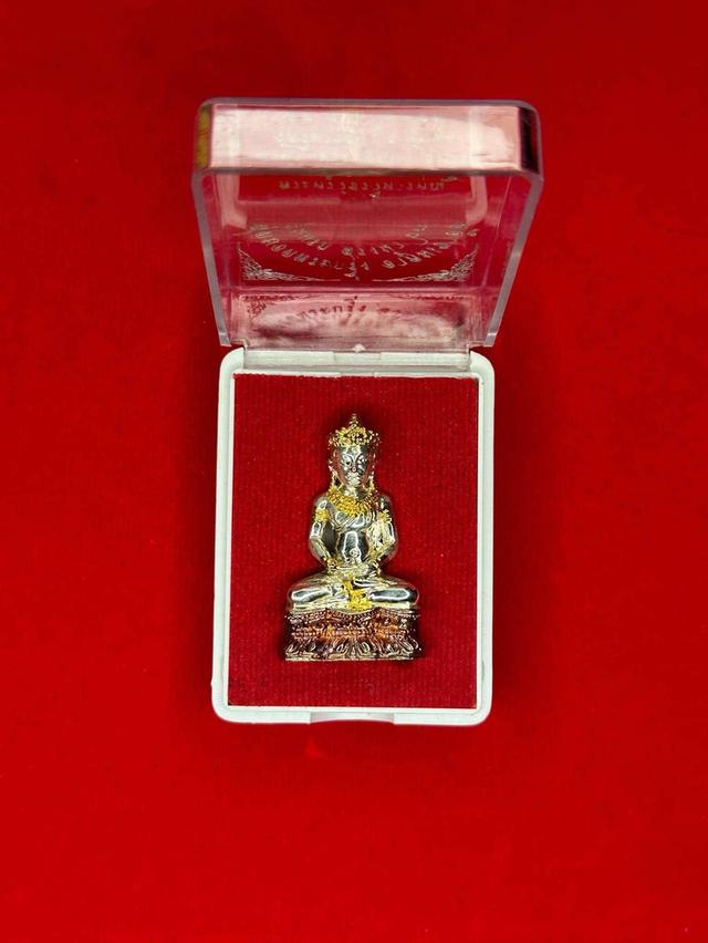  พระกริ่งซุ้มเรือนแก้ว