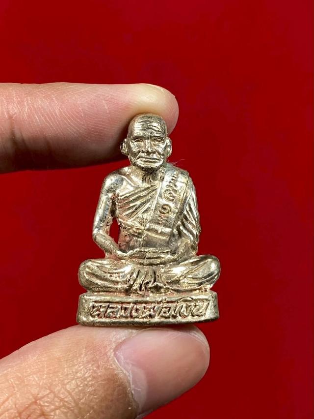 🌻รูปหล่อลอยองค์ หลวงพ่อเงิน วัดบางคลาน จ.พิจิตร