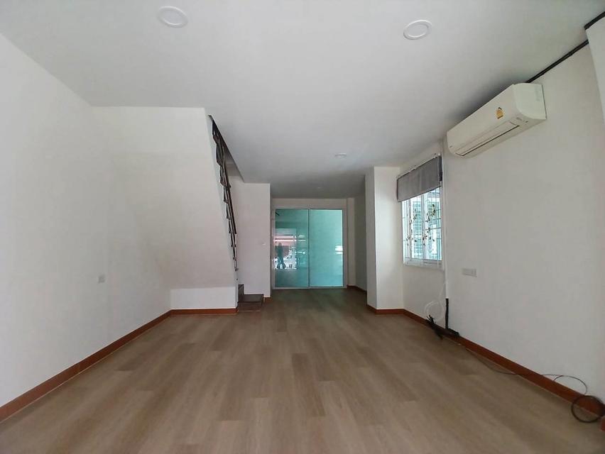 ขายบ้าน 2 ชั้น หมู่บ้านอู่ทองเพลส 6 ซอยเปียร์นนท์ ถนนลำลูกกาคลอง 3 9