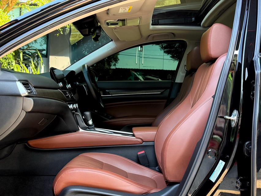 2021 HONDA ACCORD HYBRID รถมือเดียวออกป้ายแดง รถวิ่งน้อย เข้าศูนย์ตามระยะ รถไม่เคยมีอุบัติเหตุครับ 13