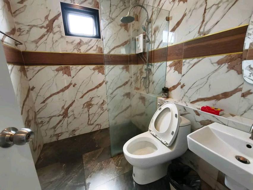 บ้านเดี่ยวพร้อมสระว่ายน้ำ ขนาดใหญ่ 16