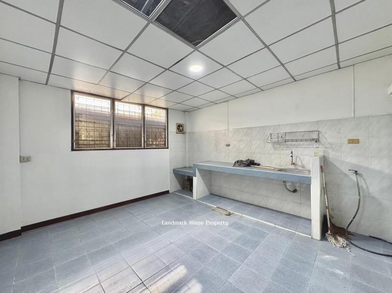 LM25-0179 ขายทาวน์เฮ้าส์ 2 ชั้น นันทนาการเด้น2 ไทรม้า ท่าอิฐ เนื้อที่ 20 ตรว 2 นอน 2 น้ำ ใกล้เซ็นทรัลเวสท์เกต 7