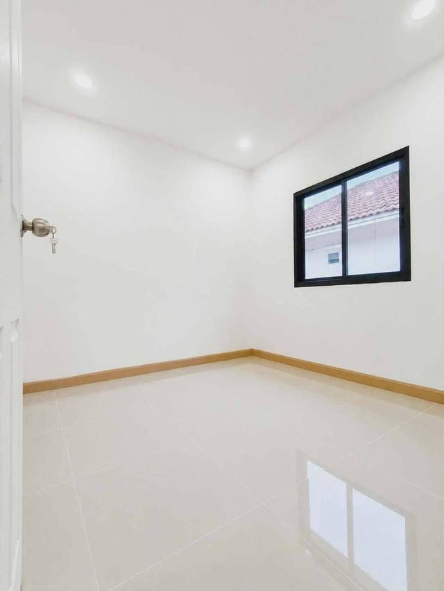 หมู่บ้านพฤกษา 33  ซอยวัดลาดปลาดุกทาวน์เฮาส์  2 ชั้น ตกแต่งใหม่พร้อมอยู่ มีรถประจำทางเข้าในหมู่บ้าน 13