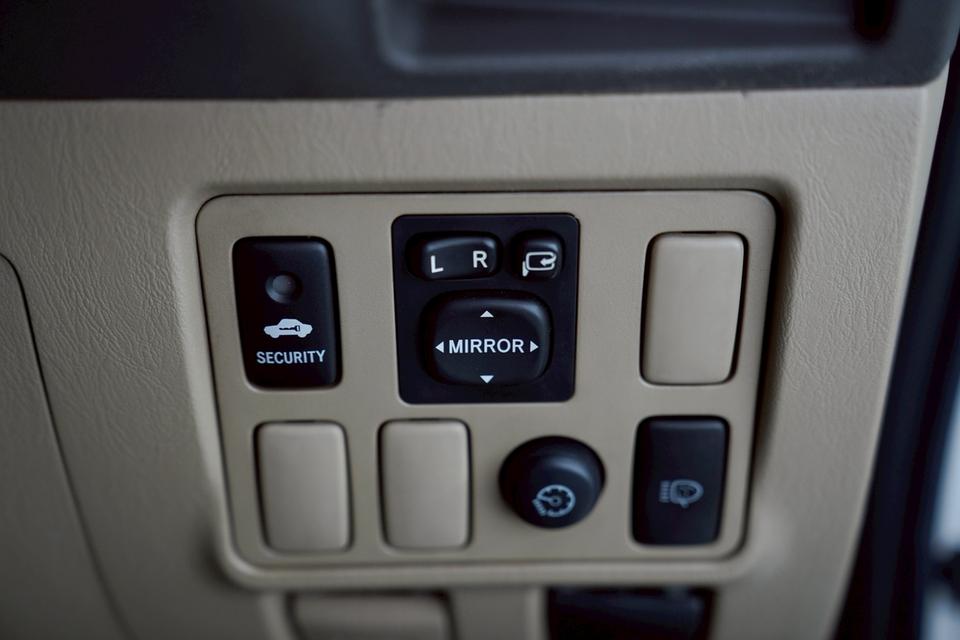 TOYOTA FORTUNER 3.0 V 4WD AT  (ปี 2011)  10