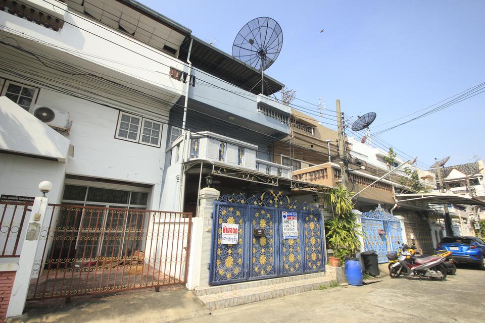 ทาวน์โฮมพาราไดซ์วิลล่า จรัญ5 BTSท่าพระ BTSจรัญ12 ตกแต่งแล้ว 27วา 3ชั้น แถมเฟอร์ แอร์ ราคาพิเศษ 2