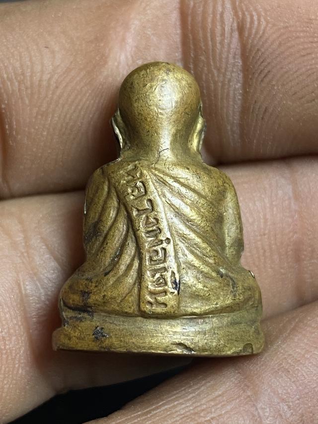 รูปเหมือนปั๊มหลวงพ่อเงิน วัดบางคานปี พิมพ์มือเลขแปดฐานแคบ (ฐานรักบี้) พ.ศ. 2515 ออกวัดมูลเหล็ก