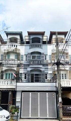  ขาย บ้าน TownHome 4 ชั้น Renovate ใหม่ทั้งหลัง  ซอยนวลจันทร์ ใกล้เลียบทางด่วนเอกมัย-รามอินทรา เพียง 300 เมตร นวลจันทร์ รามอินทรา เกษตรนวมินทร์ 