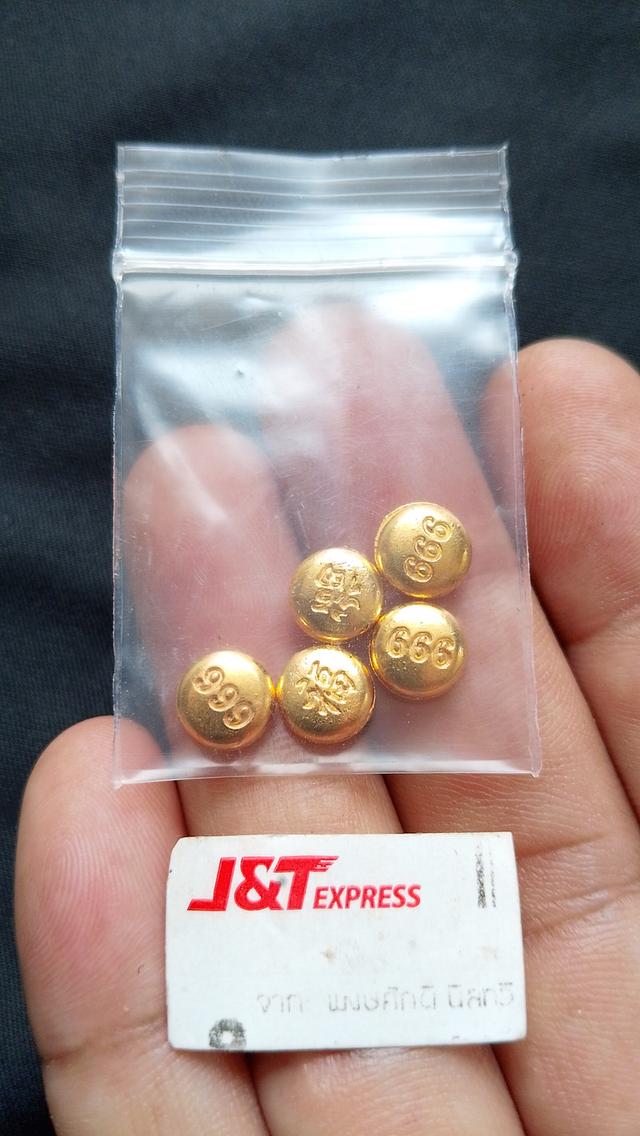 เม็ดอะไรไม่ทราบคับน่าจะงานสะสมเหมาพระบ้านติดมาหมดนี้เอา350 บาทรวมส่ง