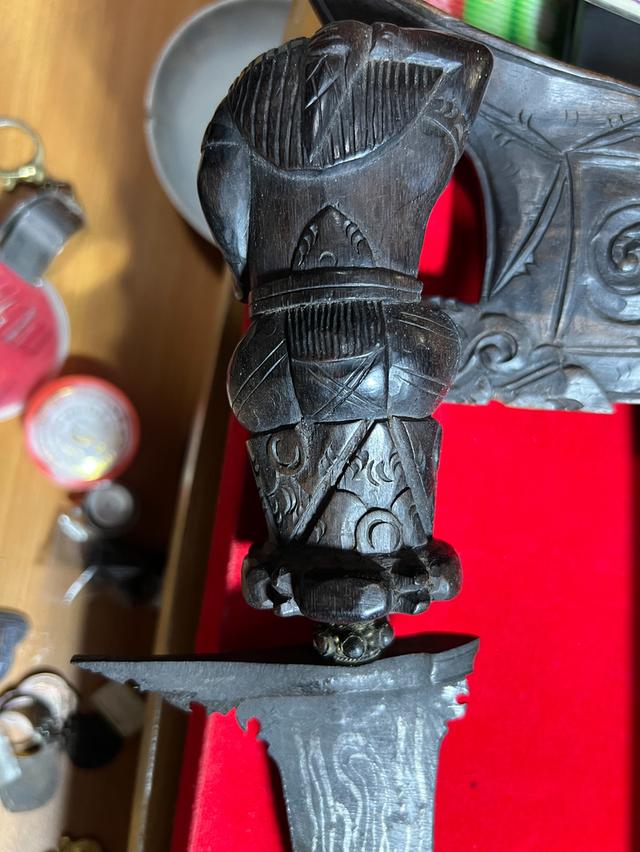 ดาบโบราณหายากจากอินโดนีเซีย แกะสลักในศตวรรษที่ 19สวยสมบูรณ์ หายากมากครับสภาพนี้ รูปที่ 3