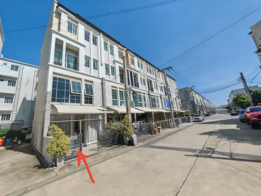 ให้เช่าทาวน์โฮม 4 ชั้น ห้องมุม The Master @BTS Udomsuk 7