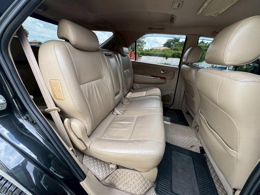 Toyota Fortuner 3.0V Trd 4x4 2010 รูปที่ 8