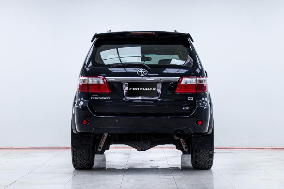 TOYOTA FORTUNER 3.0 V 2WD 2011  10