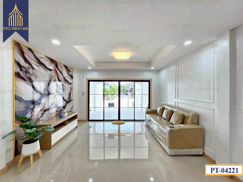 ทาวน์เฮาส์ปิยะวรารมย์ราคาย่อมเยาว์ไทรน้อย 4