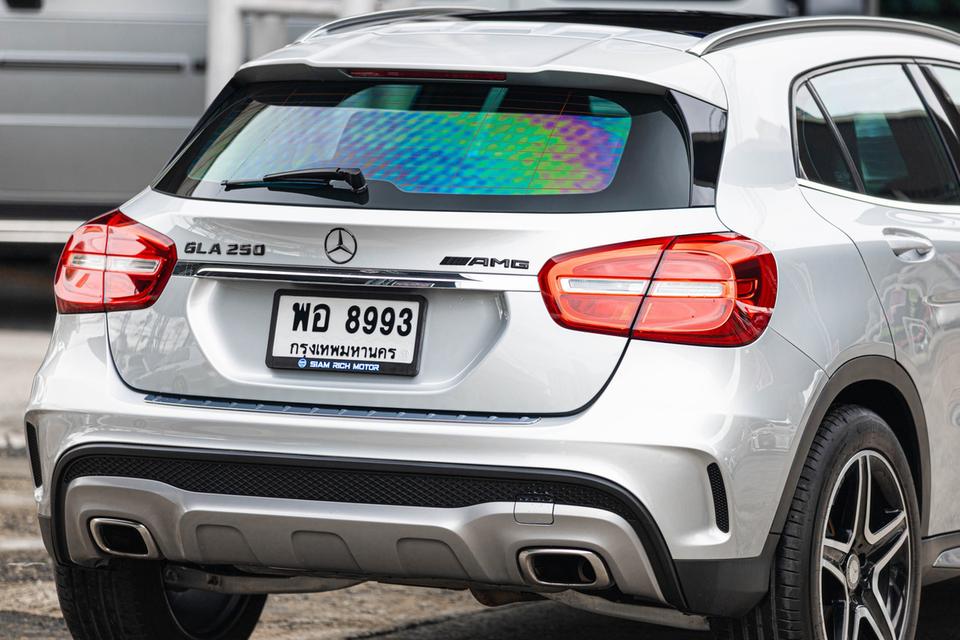 Mercedes-Benz Gla250 Amg Dynamic ปี 2016 สีเทา ราคาดีมาก รูปย่อยที่ 2