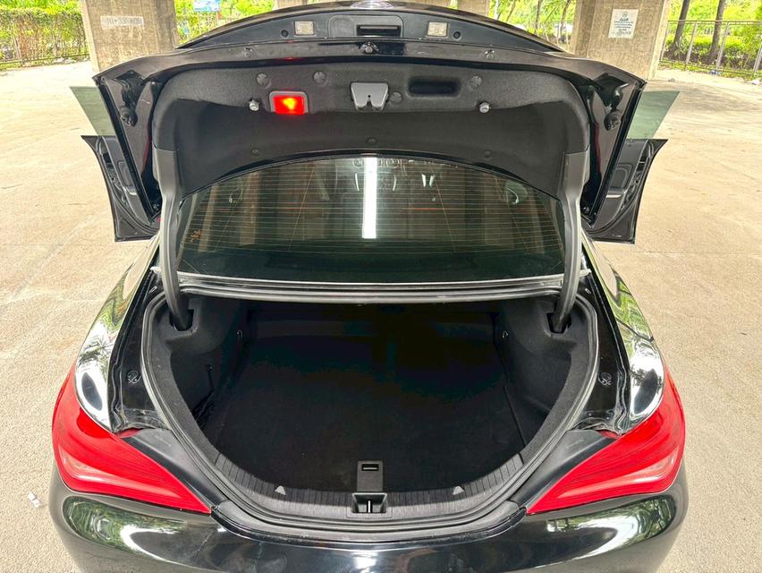 ขายรถ Benz CLA180 W117 ปี 2016 สีดำ เกียร์ออโต้ 16