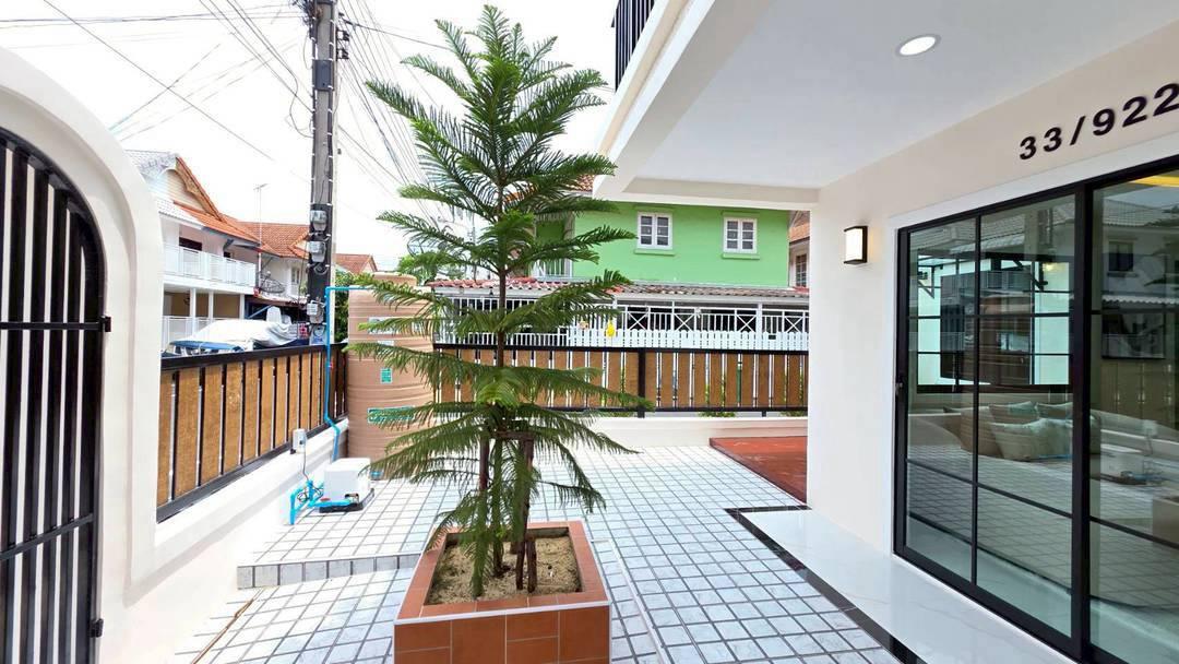 หมู่บ้านพฤกษา3  ถนนวัดลาดปลาดุก บางบัวทอง ทาวน์เฮาส์2 ชั้น  หลังมุม ติดถนนทั้ง 2 ด้าน ฝั่งหน้าบ้านและข้างบ้าน ตกแต่งใหม่ Minimal & Modern Style 4