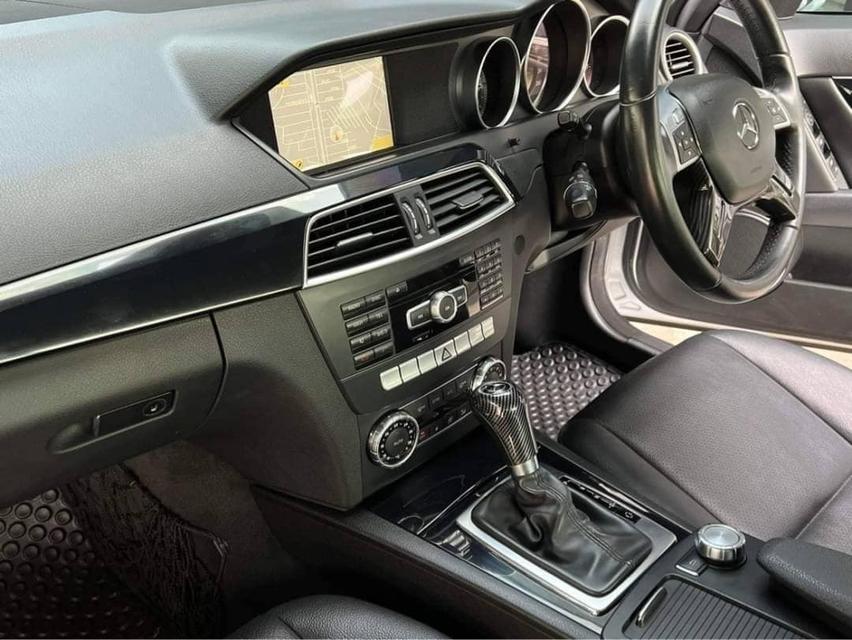 Mercedes-Benz C200 CGI 1.8 W204 Elegance Sedan 9