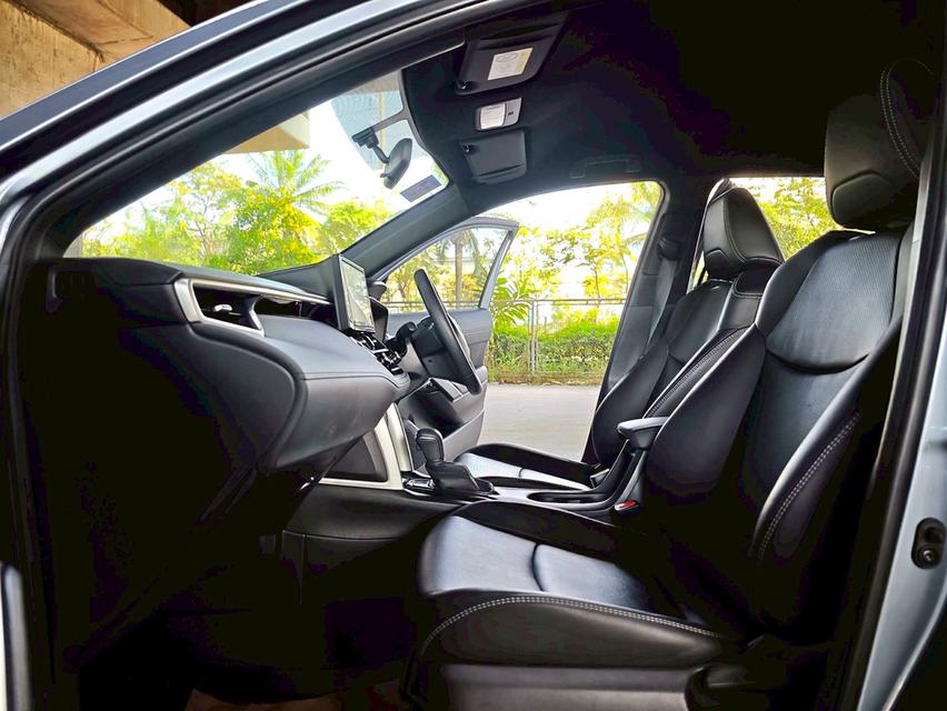 ขายรถ Toyota Corolla Cross 1.8 ปี 2021 สีเทา เกียร์ออโต้ 11