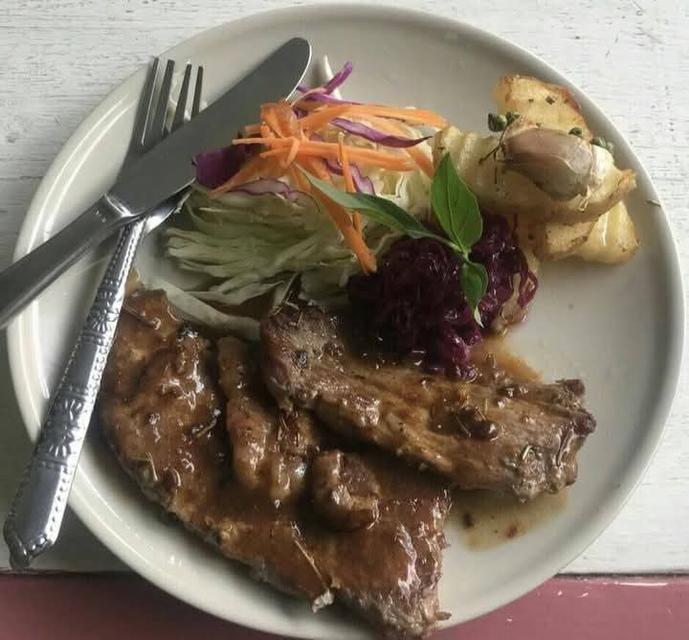 ขายทาวน์โฮมขนาด 16 ตรว 2ชั้น 2ห้องนอน 1ห้องน้ำ แถมแอร์ 2เครื่อง ขนาด 12,000btu / ขนาด 18,000btu ราคา 750,000บาท รังสิตคลอง 9 Tel.083 871 1805 9